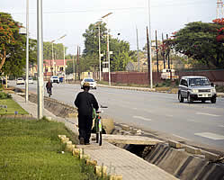 WALKING & CYCLING LANES